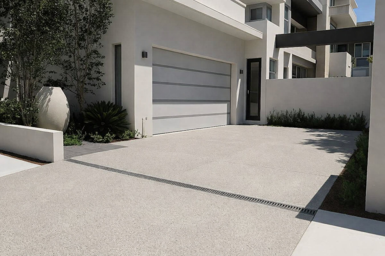 Concrete driveway building in Fontana, CA